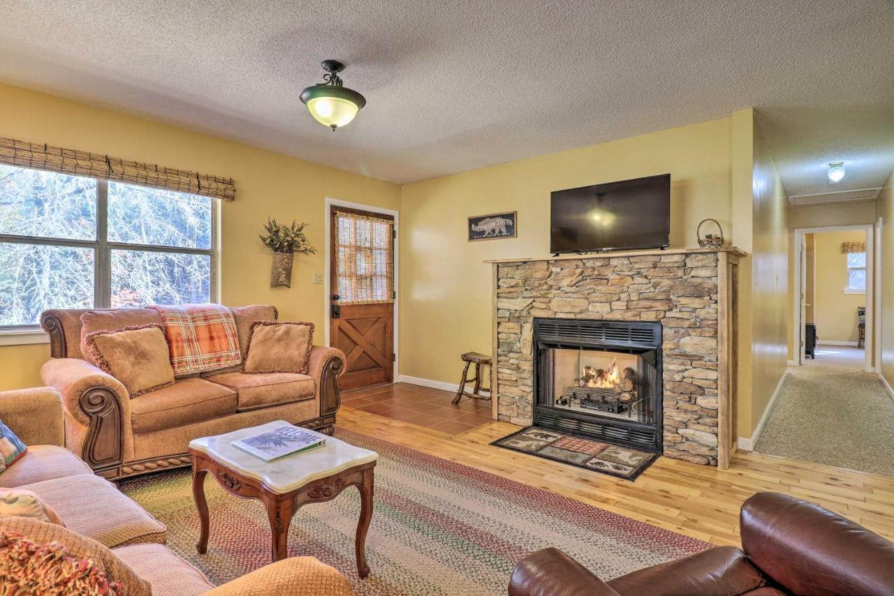 Вилла Creekside Retreat With Deck, 18 Miles To Wolf Ridge Weaverville Экстерьер фото