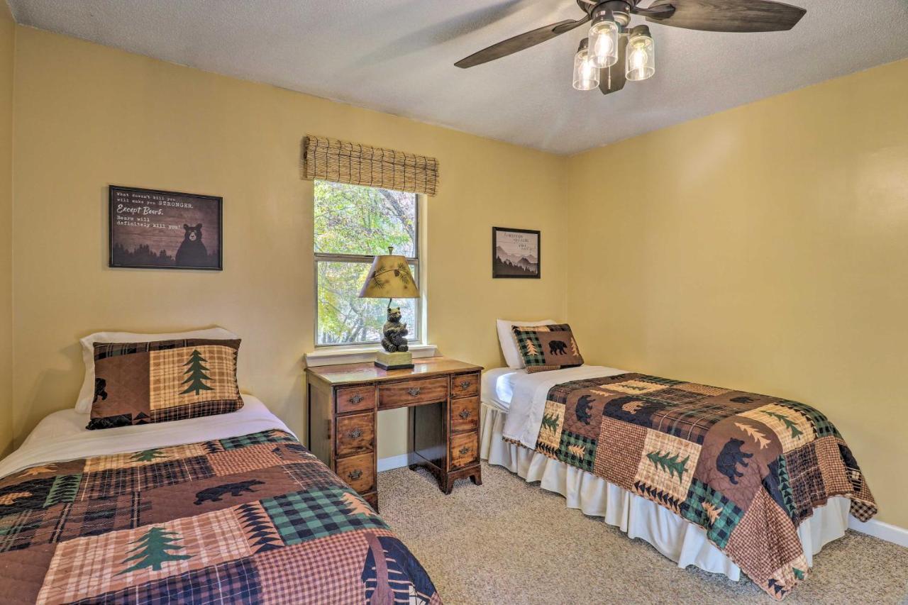 Вилла Creekside Retreat With Deck, 18 Miles To Wolf Ridge Weaverville Экстерьер фото